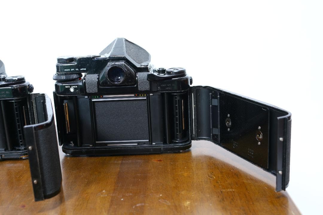 PENTAX 67 ボディTTL ペンタプリズム付　2台　レンズ付
