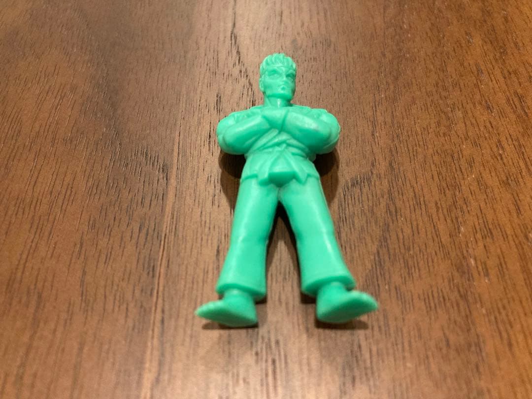 ストリートファイター　消しゴム　リュウ　緑色