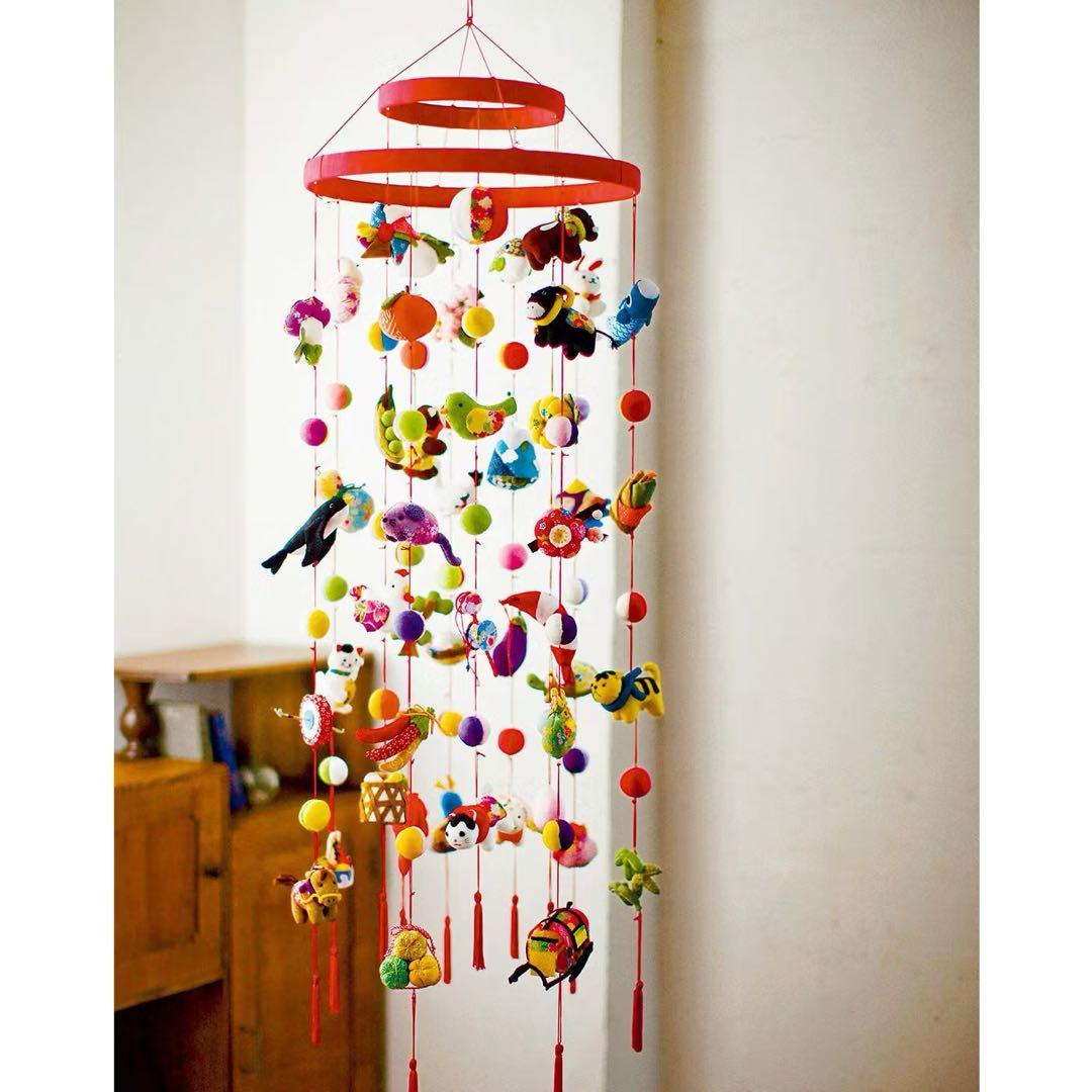 カラフルな吊るし飾り ひな祭り用