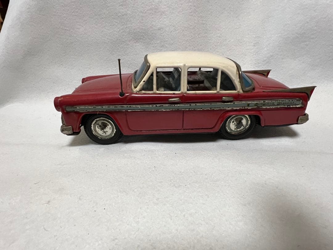 昭和レトロ初代プリンススカイライン　赤色　ブリキ BANDAIバンダイ