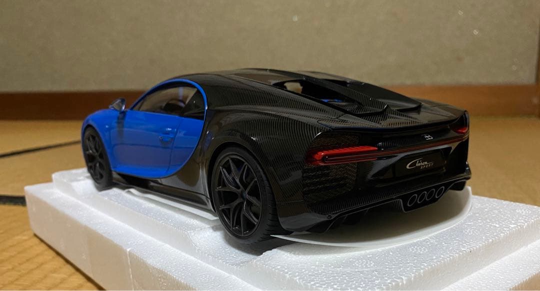 オートアート ミニカー 1/18 ブガッティ シロン