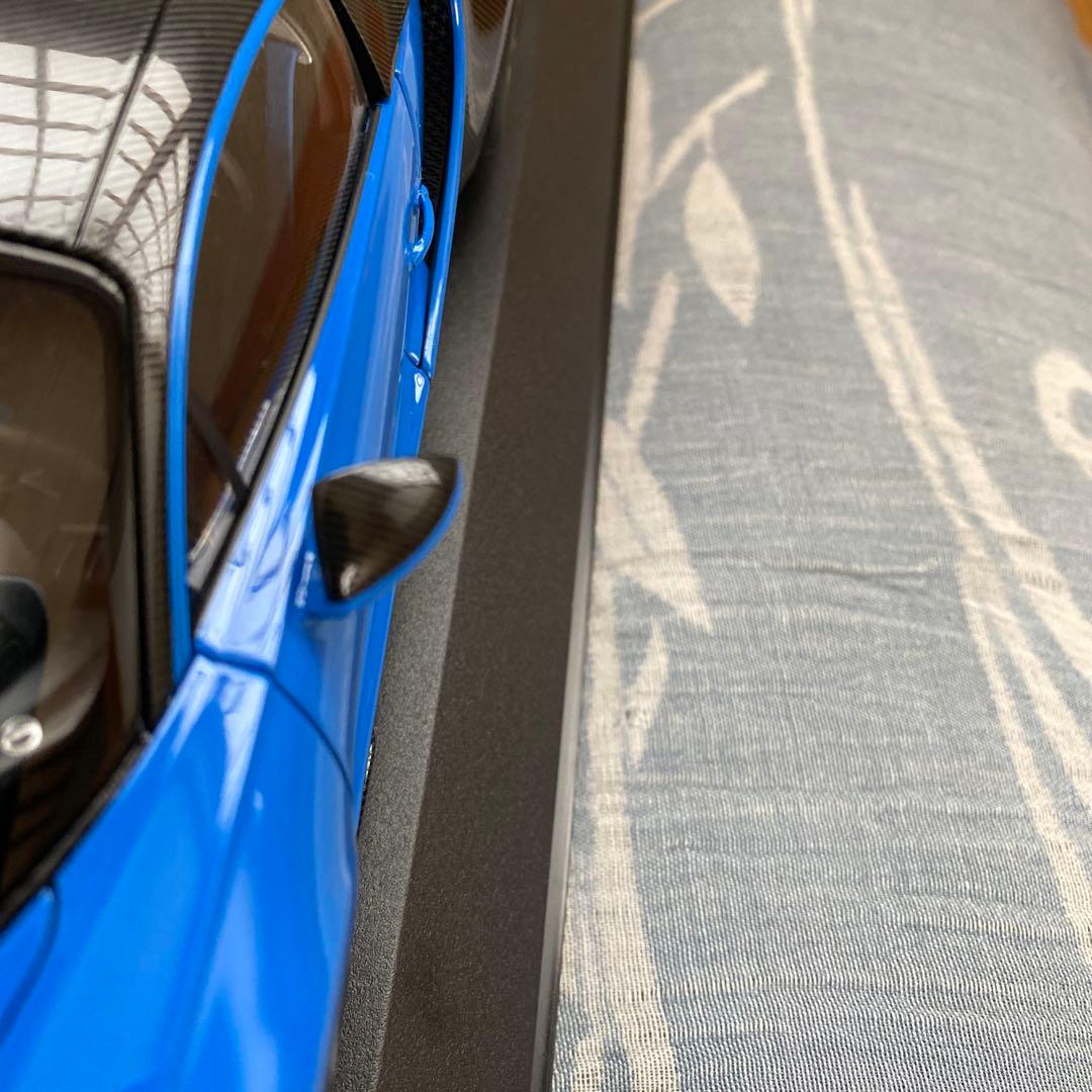 オートアート ミニカー 1/18 ブガッティ シロン