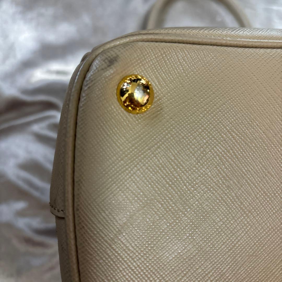 プラダサフィアーノ