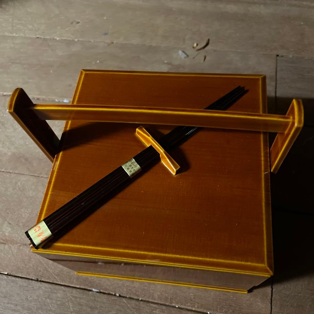 漆塗り茶色2段重箱 箸付き