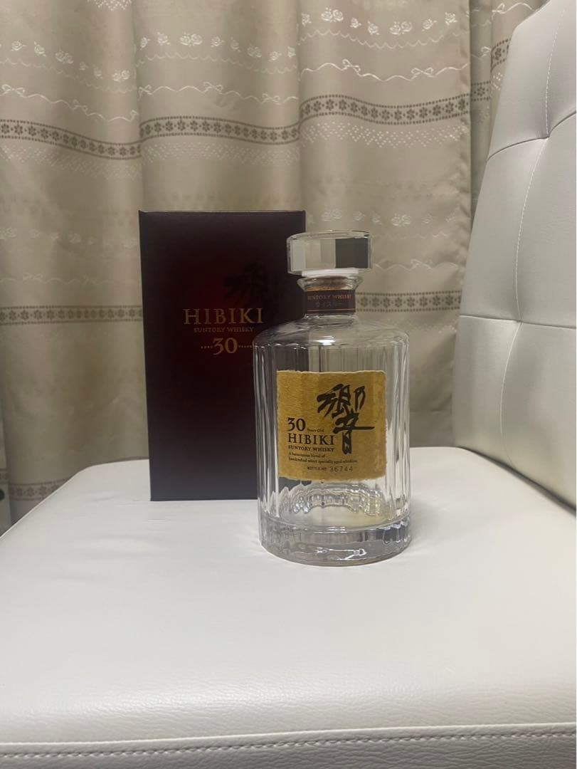 [レア] 響30年 空瓶 白箱付き 完品セット