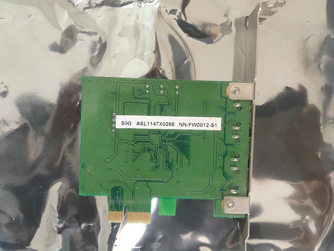 V10 PCI Express 拡張カード 3ポート