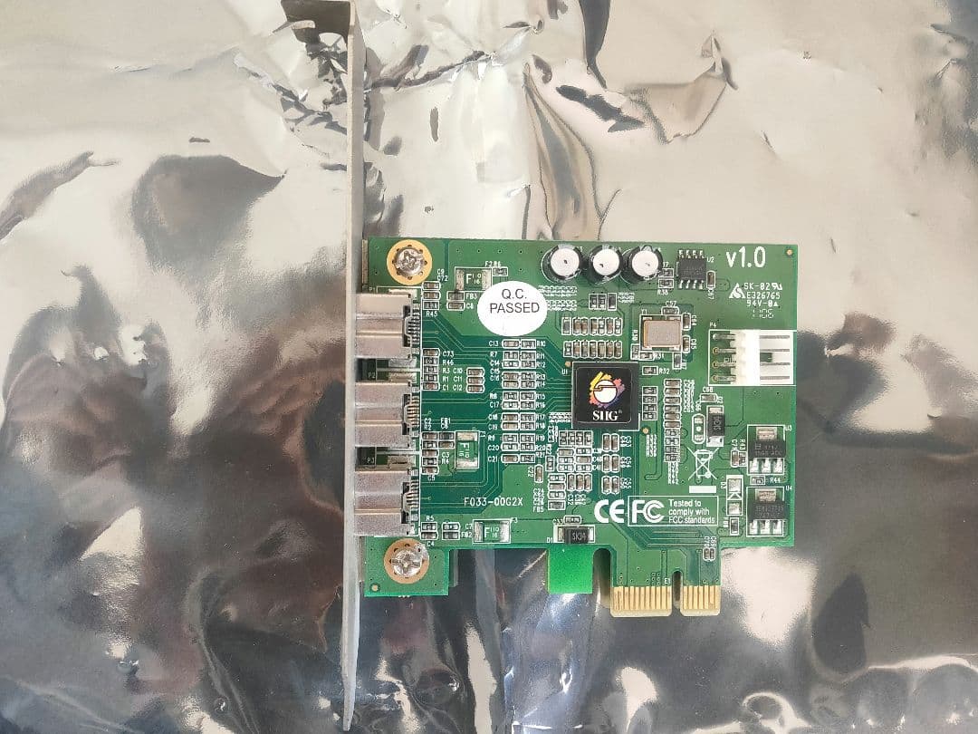 V10 PCI Express 拡張カード 3ポート