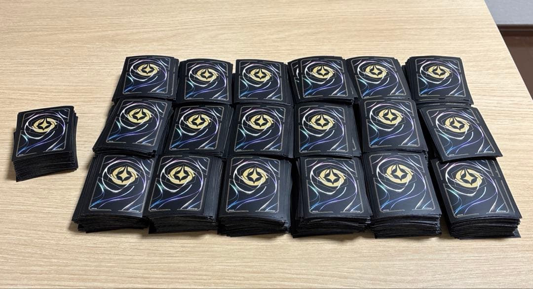 ロルカナ　公式カードスリーブ　TCGカードバック　１９００枚以上