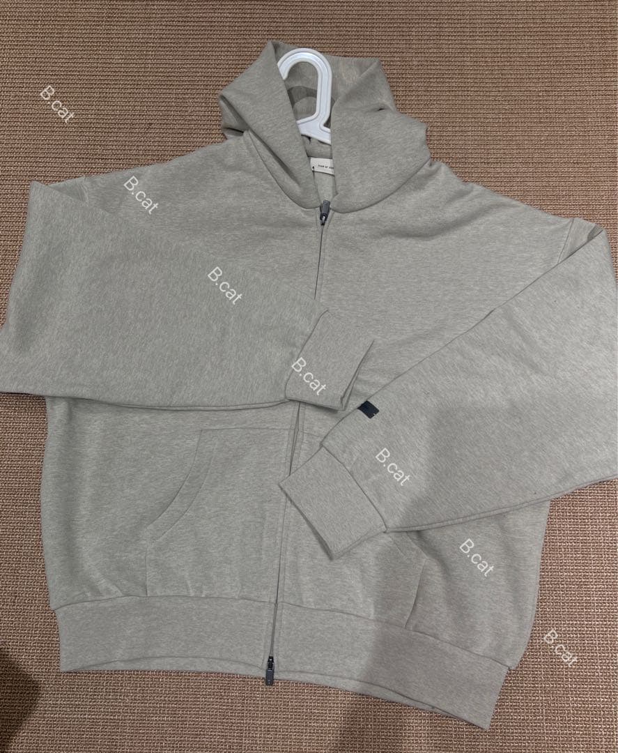 FEAR OF GOD ESSENTIALSジップアップ パーカー薄い灰色dye