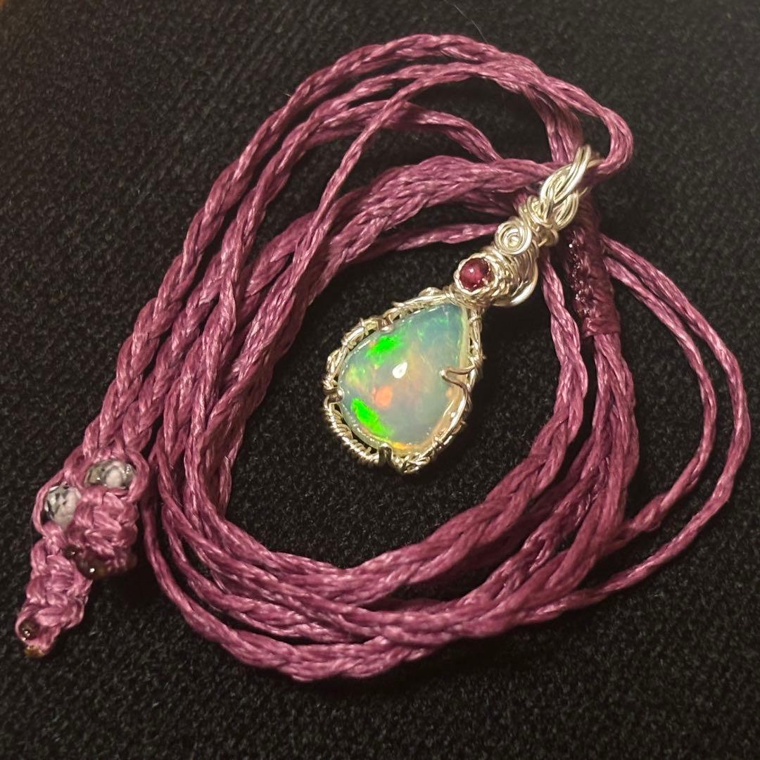 マーシャです。エチオピアオパールペンダント