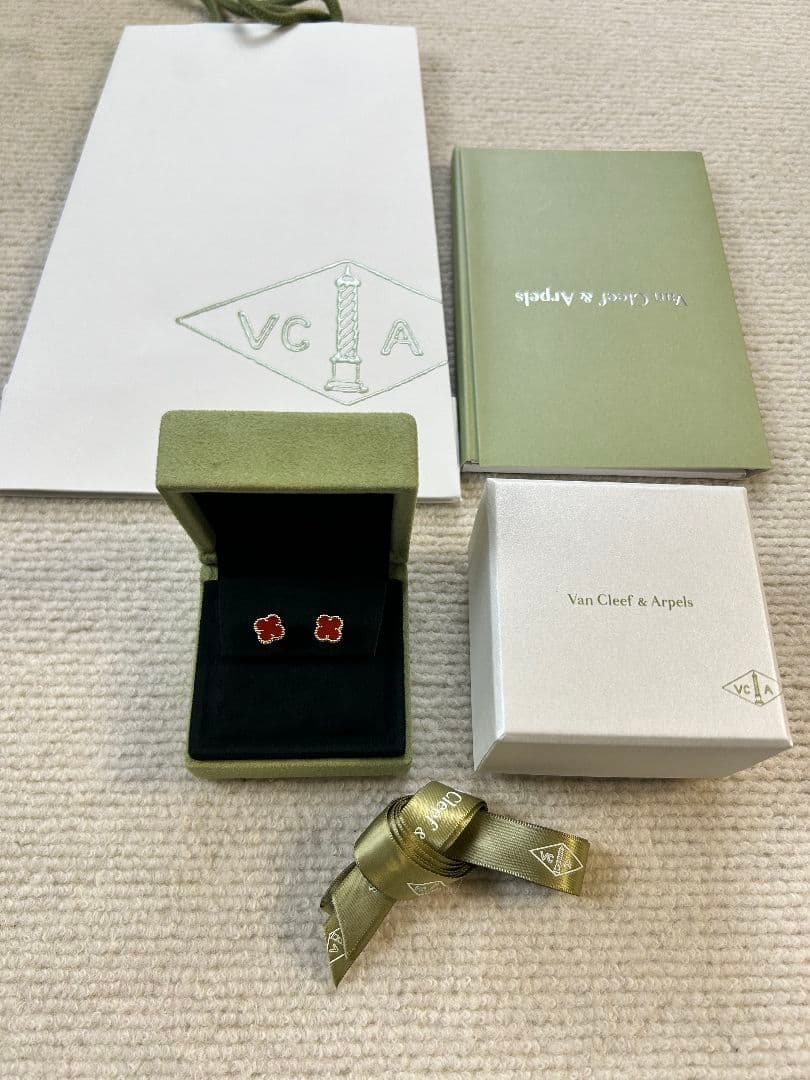 美品 ヴァンクリーフ&アーペル スウィート アルハンブラ ピアス カーネリアン
