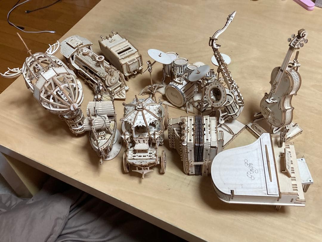 Robotime社木製パズル ピアノ、サックス、ドラム 機関車、帆船、飛行船ほか