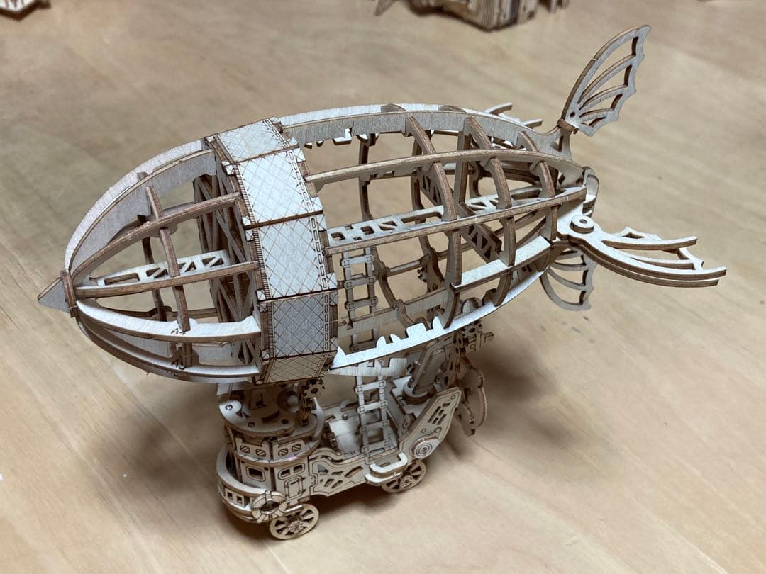 Robotime社木製パズル ピアノ、サックス、ドラム 機関車、帆船、飛行船ほか