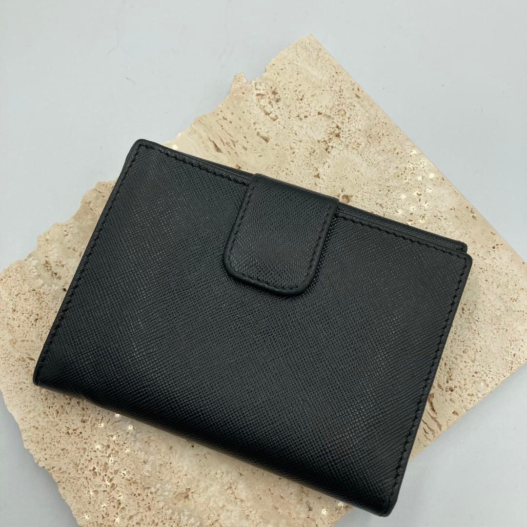 ！極美品！　PRADA プラダ　折り財布　サフィアーノ　ブラック　105A