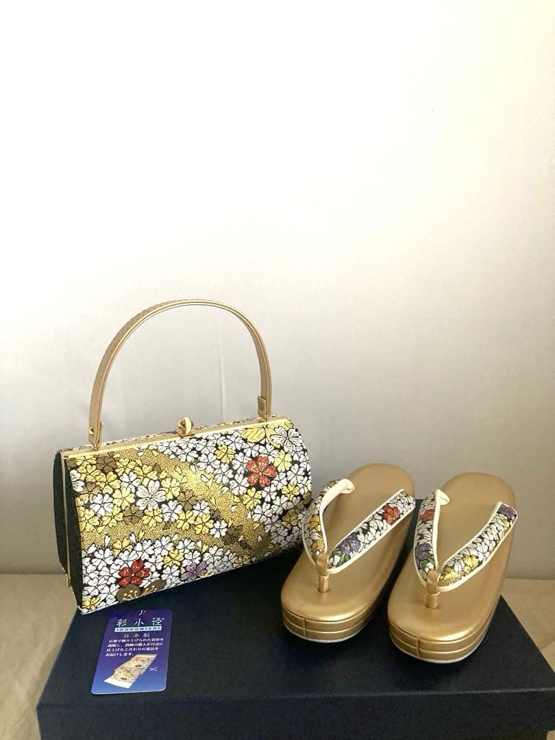 【超美品】成人式　和装用バッグ　Lサイズ　草履セット　金　ゴールド　女性