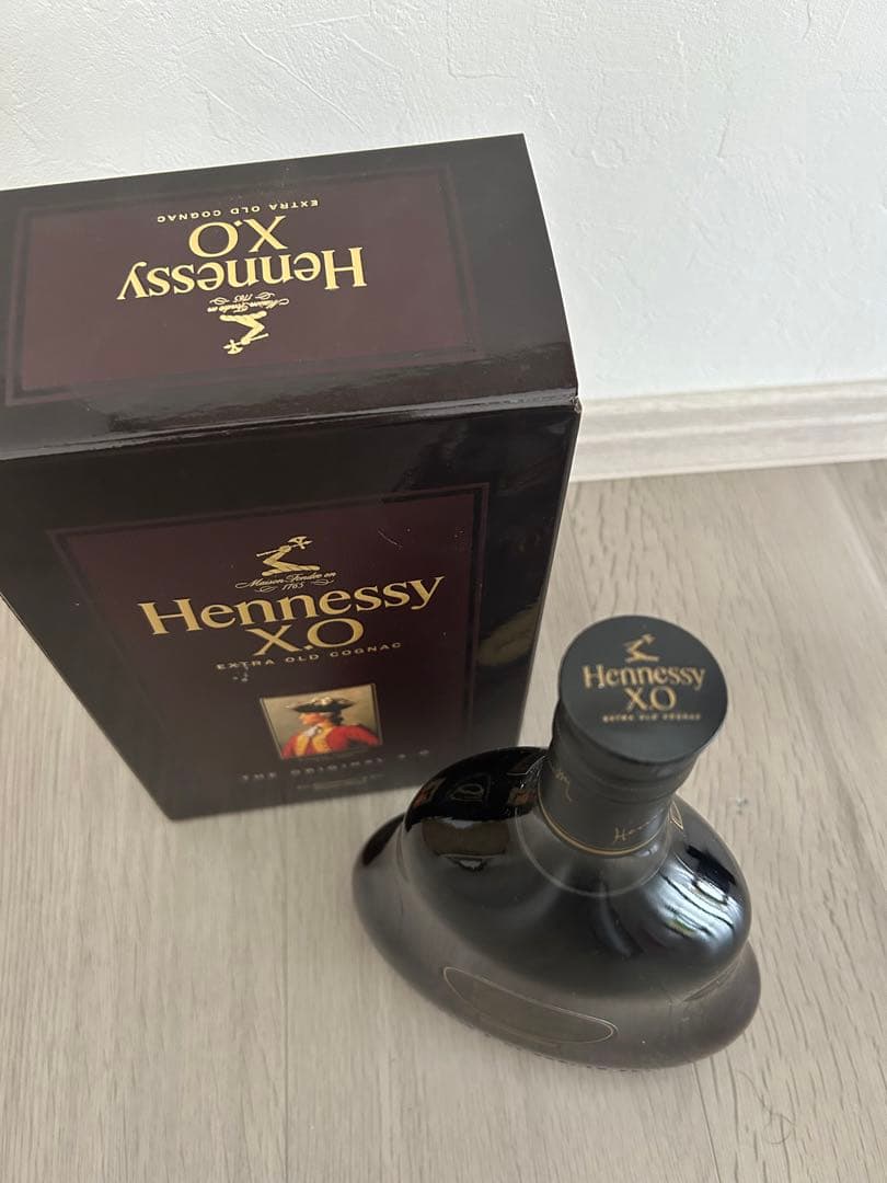 【ヘネシー】　XO 700㎖　40℃ 箱入　お酒　ブランデー　未開封