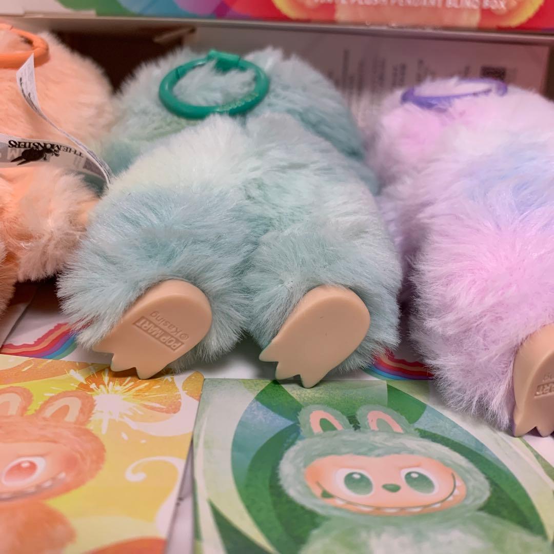 POP MART Big into Energy ぬいぐるみペンダント ラブブ