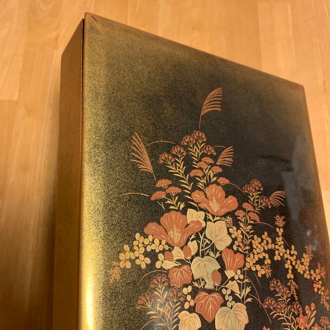 漆器重箱 花と鳥のデザイン