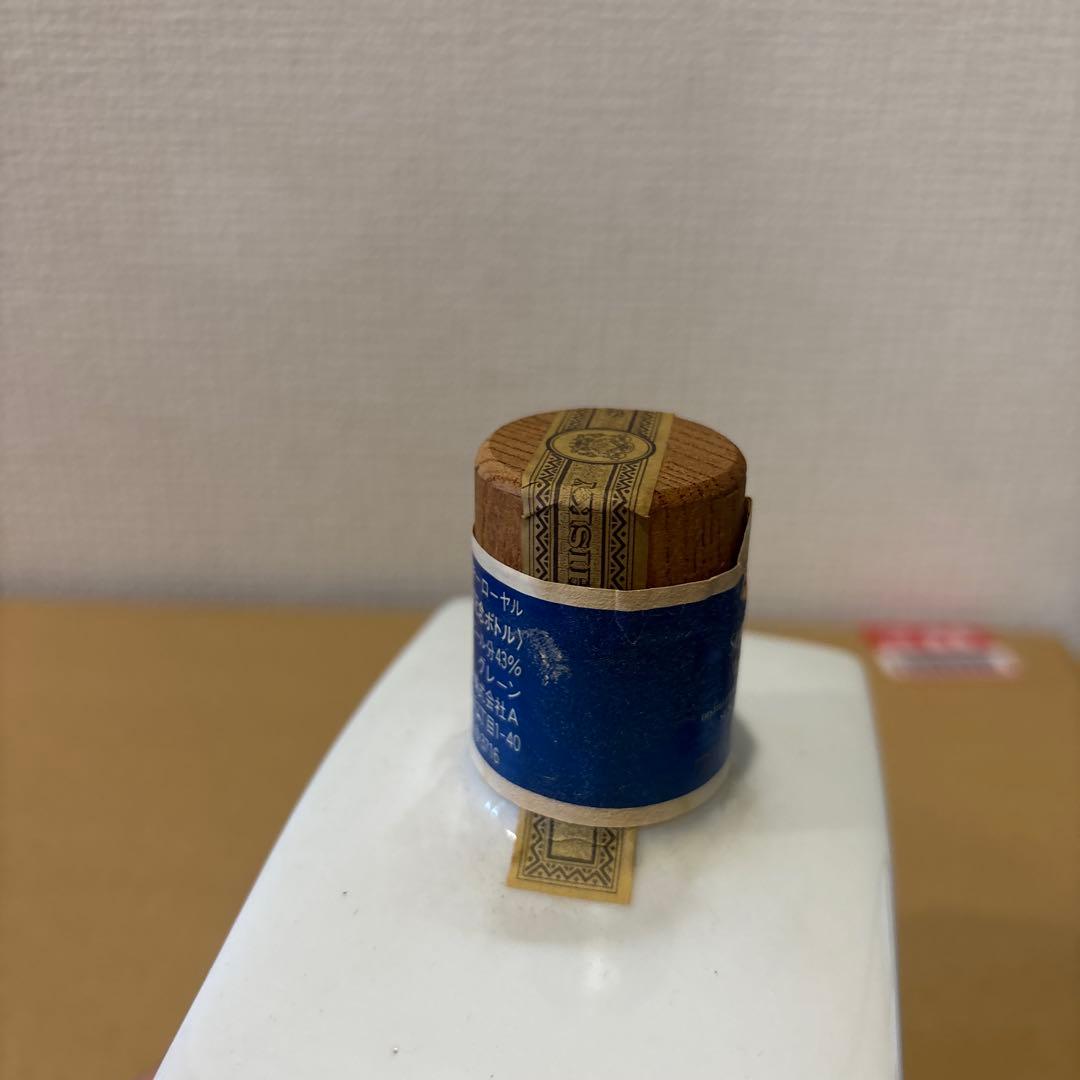 サントリーウイスキーローヤル　福岡‘82博記念ボトル　未開封　古酒　有田焼　陶器