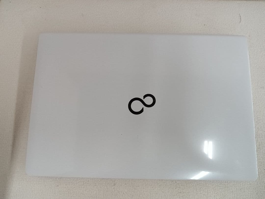 ⊕ LIFEBOOK AH47/W ストレージ無　特価 8GB