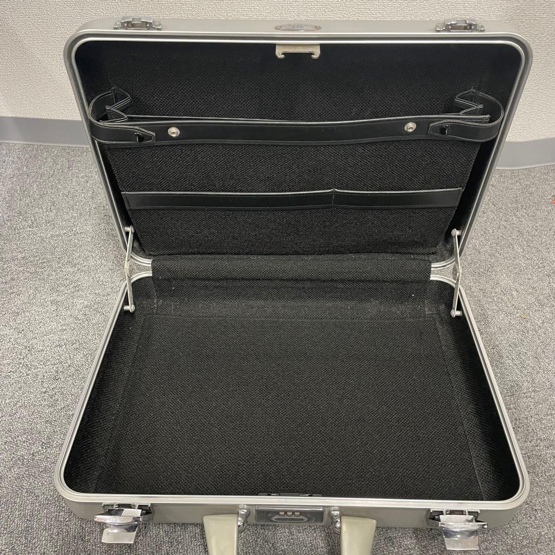 ゼロハリエバートン Elite by Zero アタッシュケース シルバー