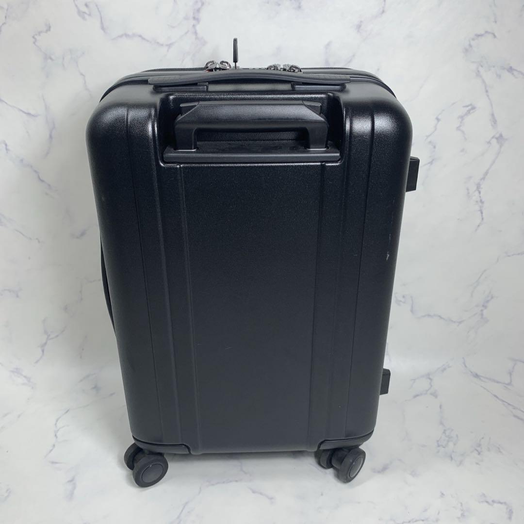 【新品近】ZERO HALLIBURTON キャリーケース　機内持ち込み可