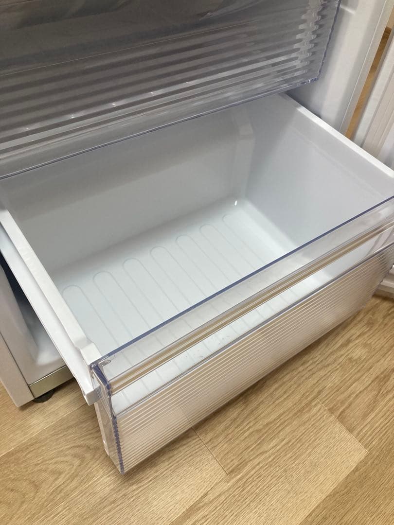 SHARP製 冷蔵庫 (280L 右開き ホワイト) 【一人暮らし 二人暮らし】