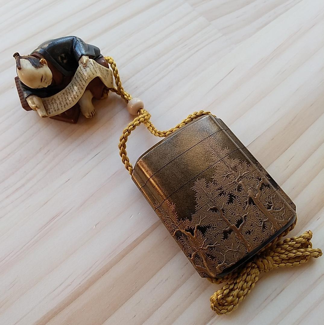 春井恒眠作　紀伊高野山玉川蒔絵印籠　人物根付