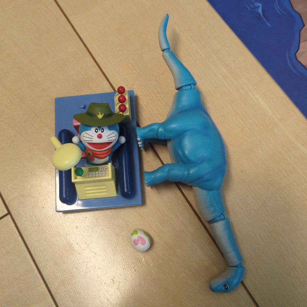 新恐竜島プレイマップ タカラトミー　ドラえもん他キャラクターフィギュア付き