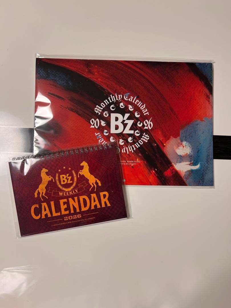 B'z 2026年カレンダー 壁掛け・卓上(パンフ付)