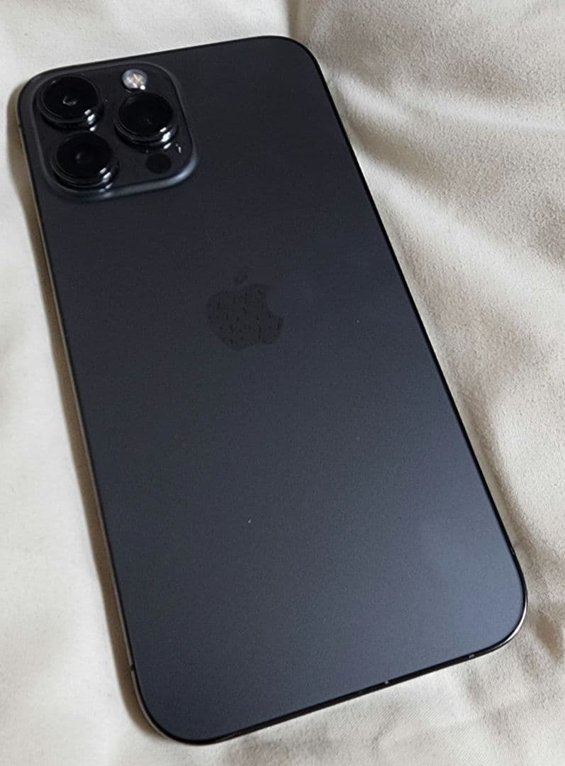iPhone13ProMax グラファイト 黒 256GB バッテリー残量82%
