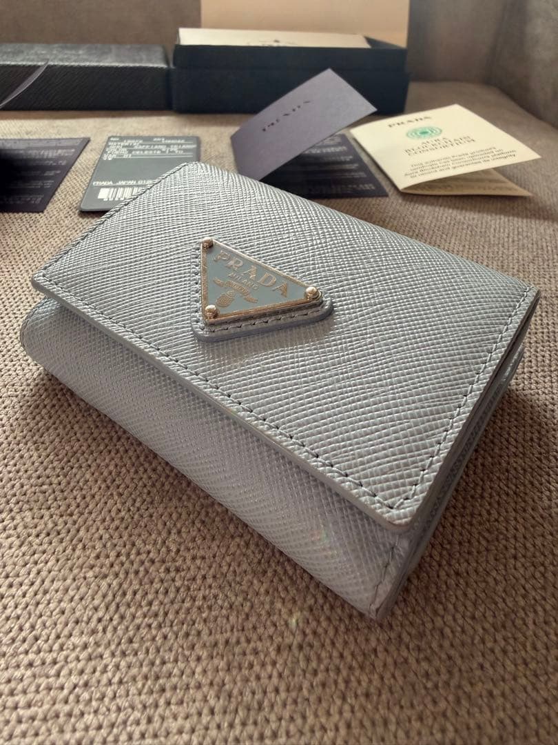 【美品】PRADA サフィアーノトライアングル 財布