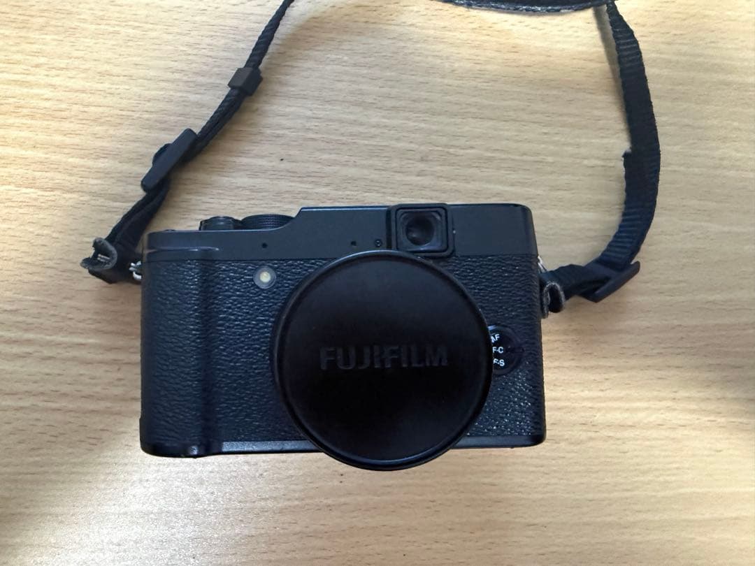 FUJIFILM x10 コンパクトデジタルカメラ