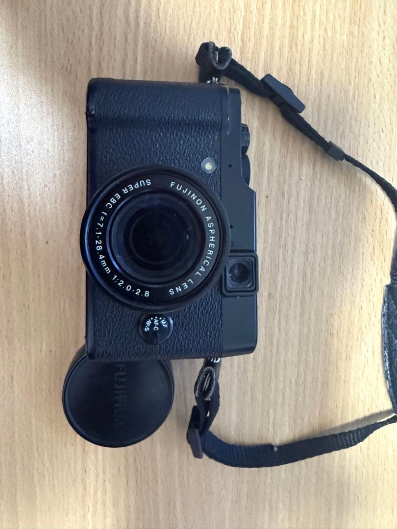 FUJIFILM x10 コンパクトデジタルカメラ