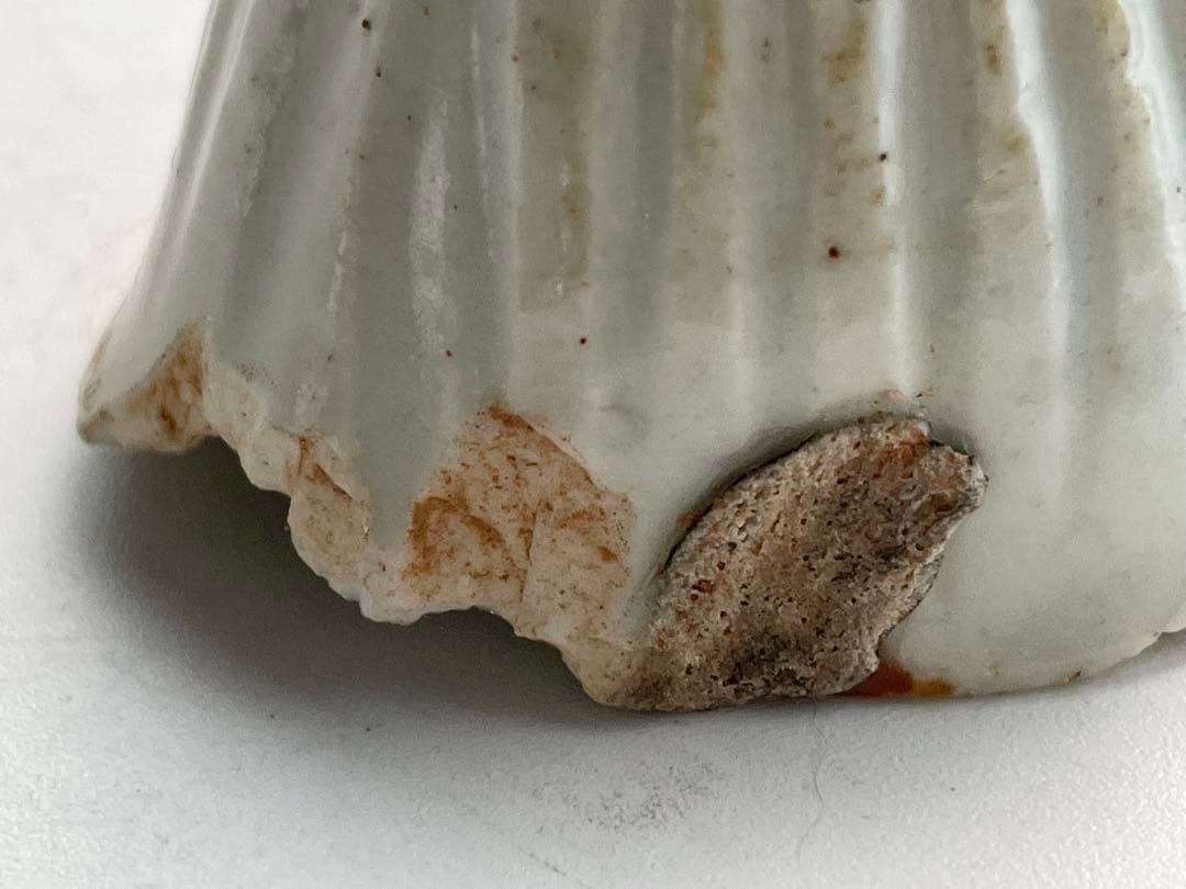 骨董　アンティーク　初期伊万里陶片　白磁鎬盃　酒器　酒杯　猪口　出土　発掘