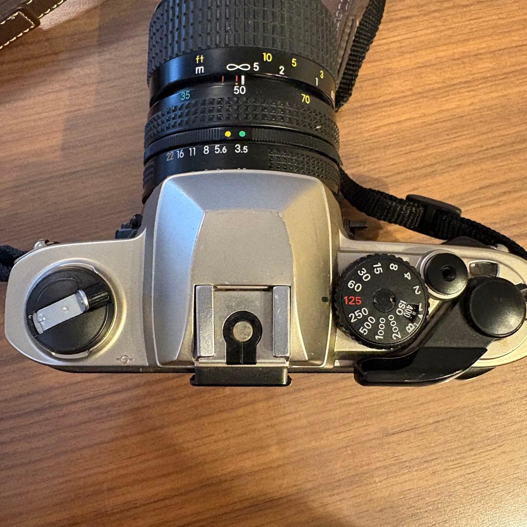 Nikon FM10 / zoom-nikkor35〜70mm ストラップ付き
