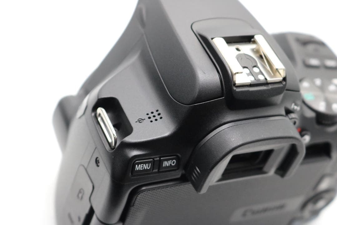 美品 【Canon EOS Kiss X10 トリプルレンズセット】 安心保証◎