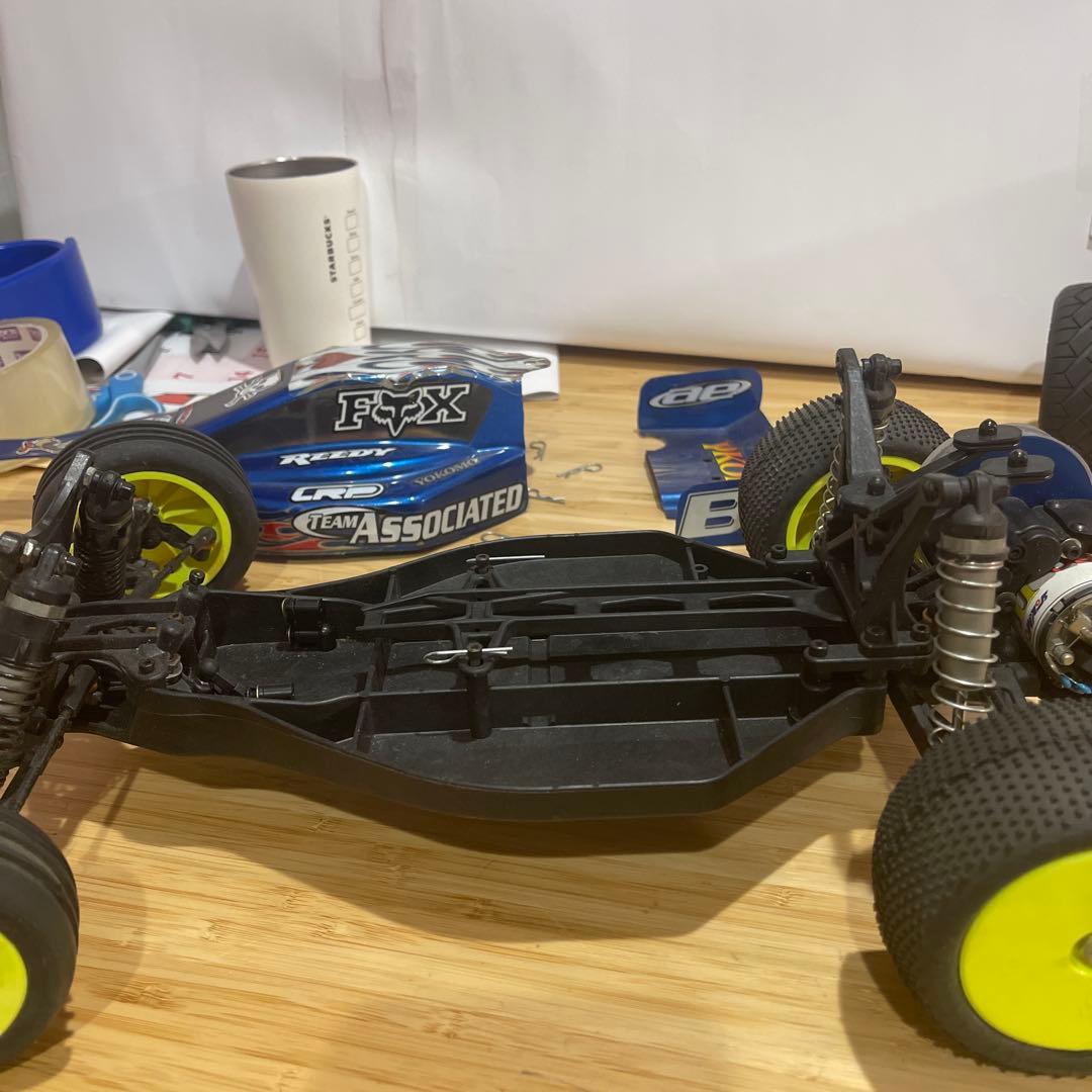 TEAM ASSOCIATED B4 1/10 バギーキット
