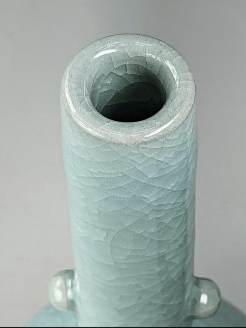 未使用 鍋島焼 青磁　双耳鶴首瓶　第９代目小笠原長春作　花瓶　貫入 陶印