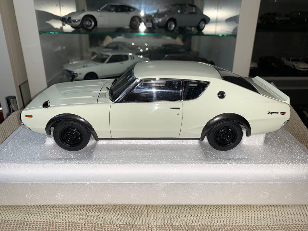 オートアート 1/18 スカイラインGT-R(ホワイト)