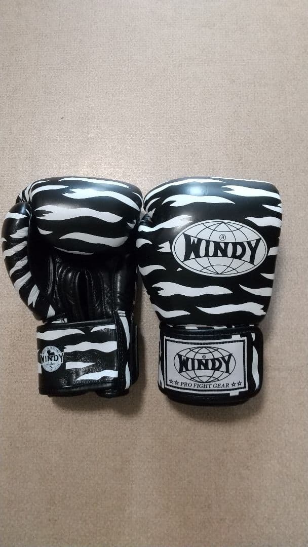 本革製WINDYボクシンググローブ 12oz ゼブラ 白&黒 キックボクシング