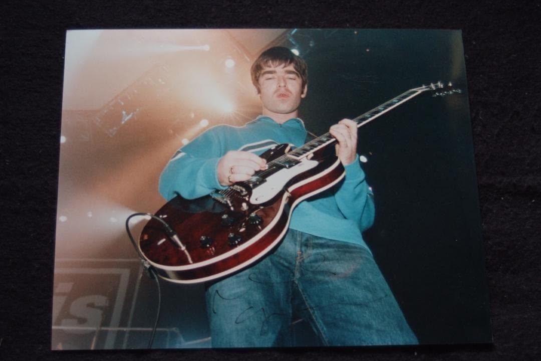 ノエル・ギャラガー(オアシス)-直筆サイン入りカラー写真