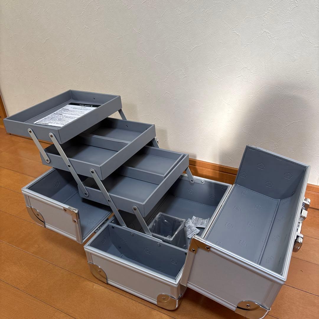 MARY QUANT シルバー メイクボックス