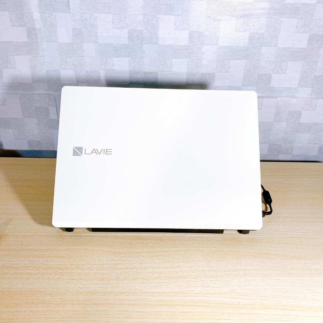 オフィス付/SSD256GB/メモリ8GB/Corei3搭載快適ノートパソコン