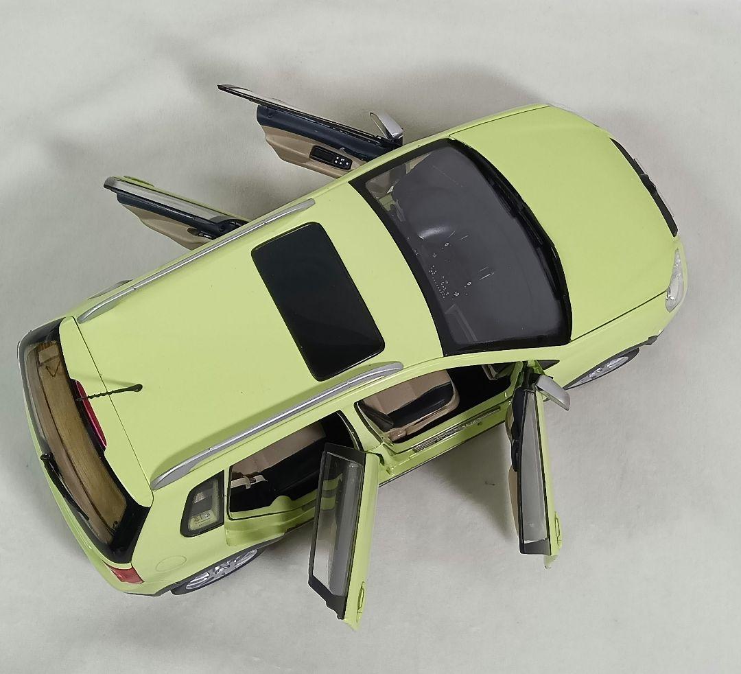 Volkswagen CROSS POLO　1/18　ライム　VW特注　ポロ