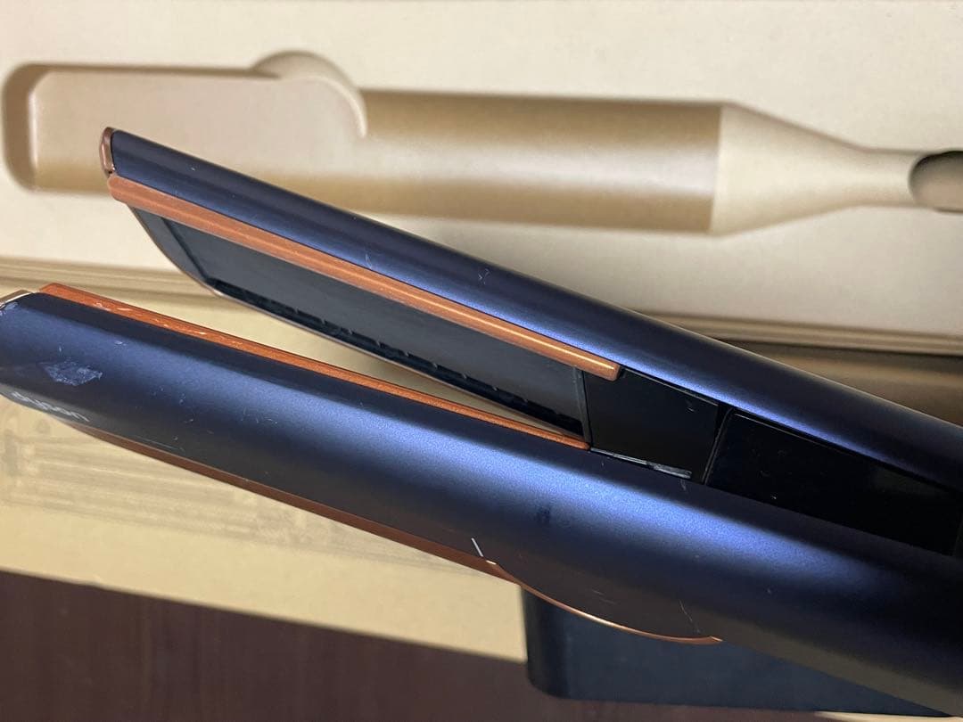 Dyson Airstrait ストレイトナー HT01 ドライヤー　アイロン