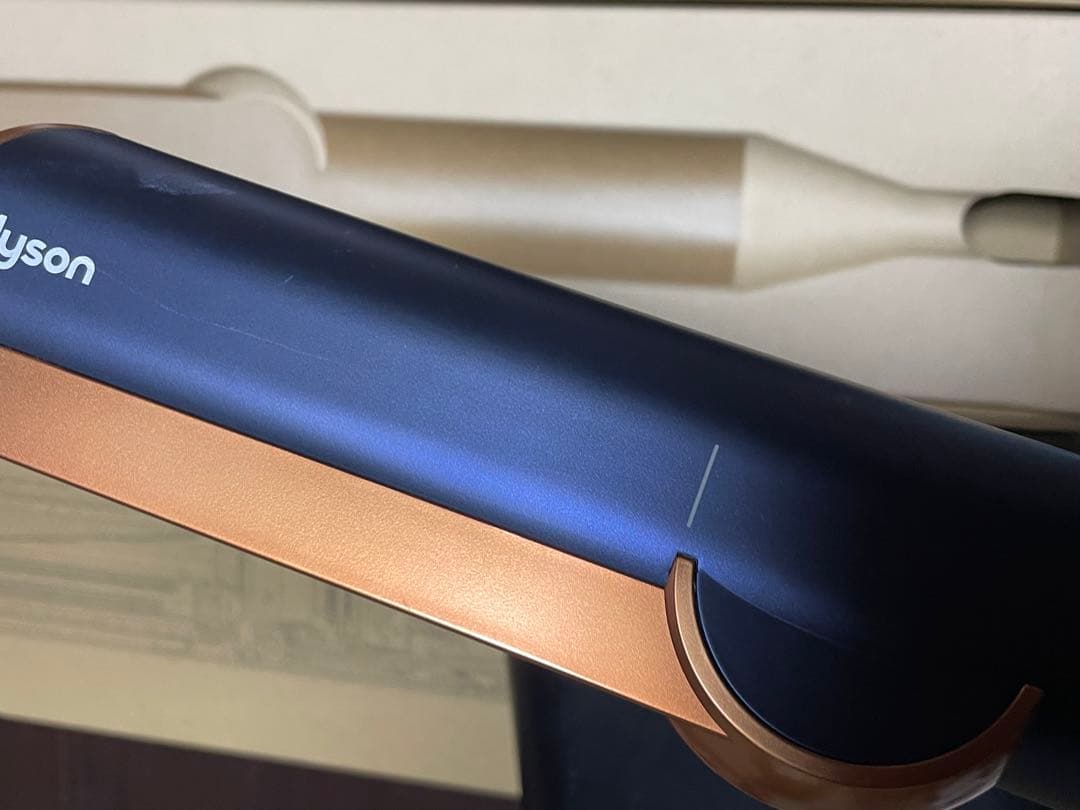 Dyson Airstrait ストレイトナー HT01 ドライヤー　アイロン