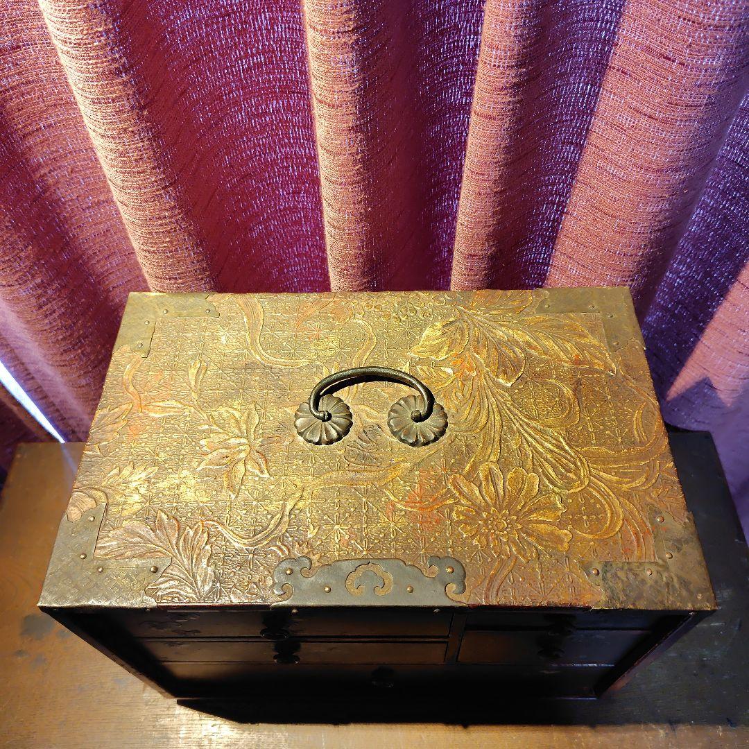 花柄の黒い木製箪笥 5引き出し