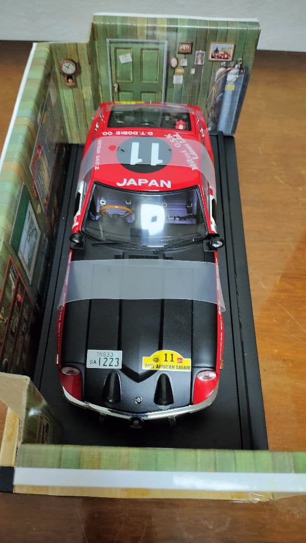 京商1/18ダットサン240Ｚ1971サファリラリー優勝車　No.11