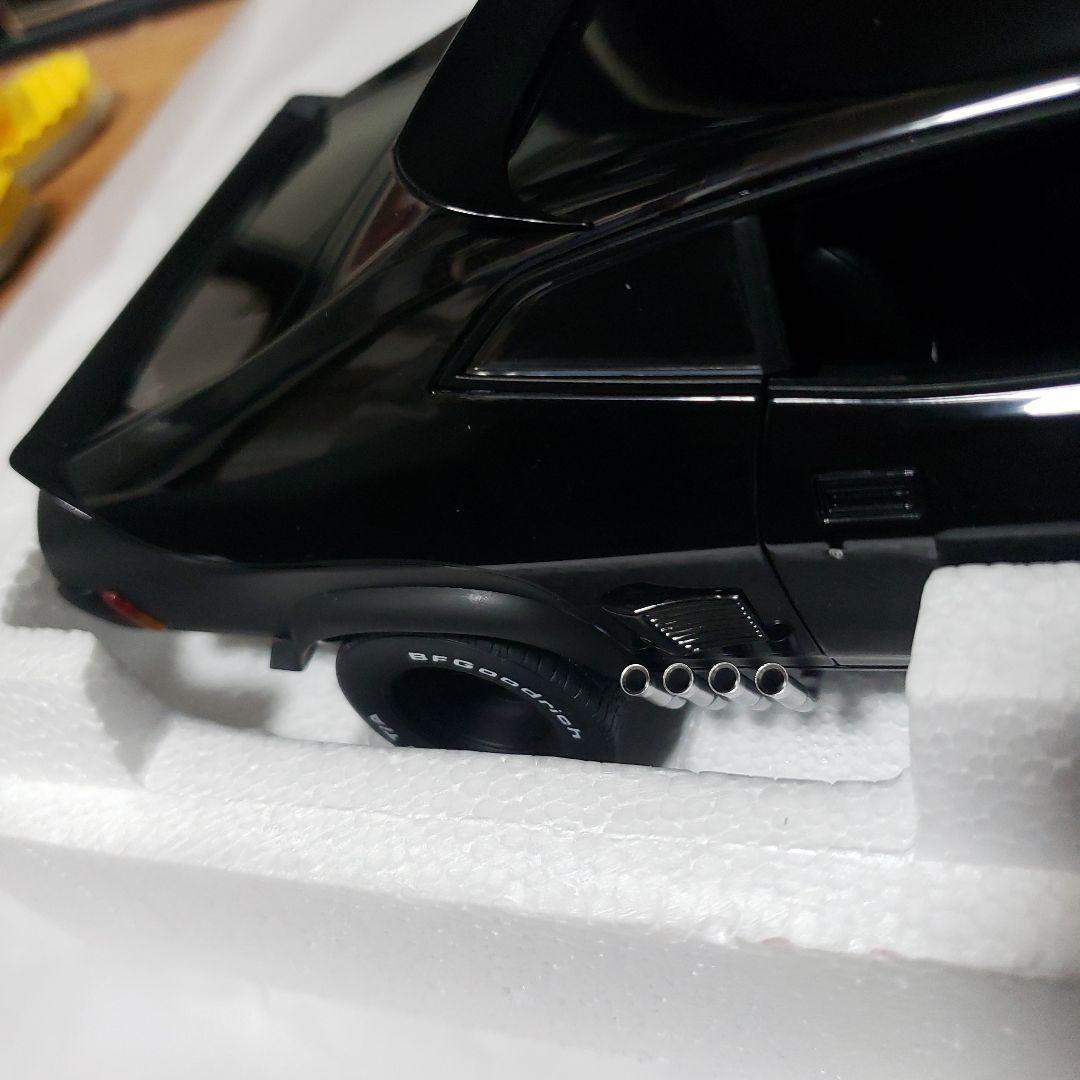 オートアート 1/18 マッドマックス　フォードファルコンXB インターセプター